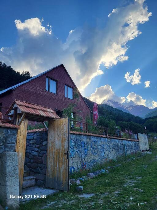 Peak House Villa Stepantsminda Exterior photo